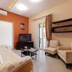Planet Villas - Shared Bbq & Garden Ýpsos