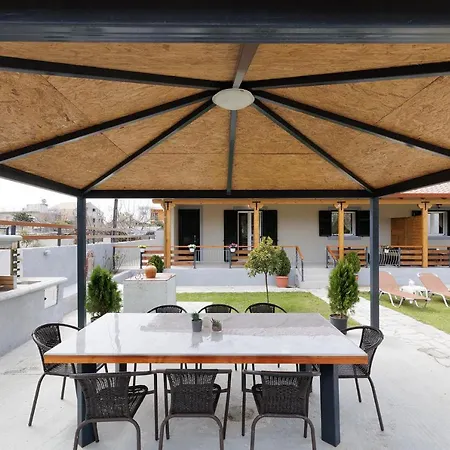 Hébergement de vacances Planet Villas - Shared Bbq & Garden Ýpsos
