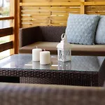 Planet Villas - Shared Bbq & Garden 입소스